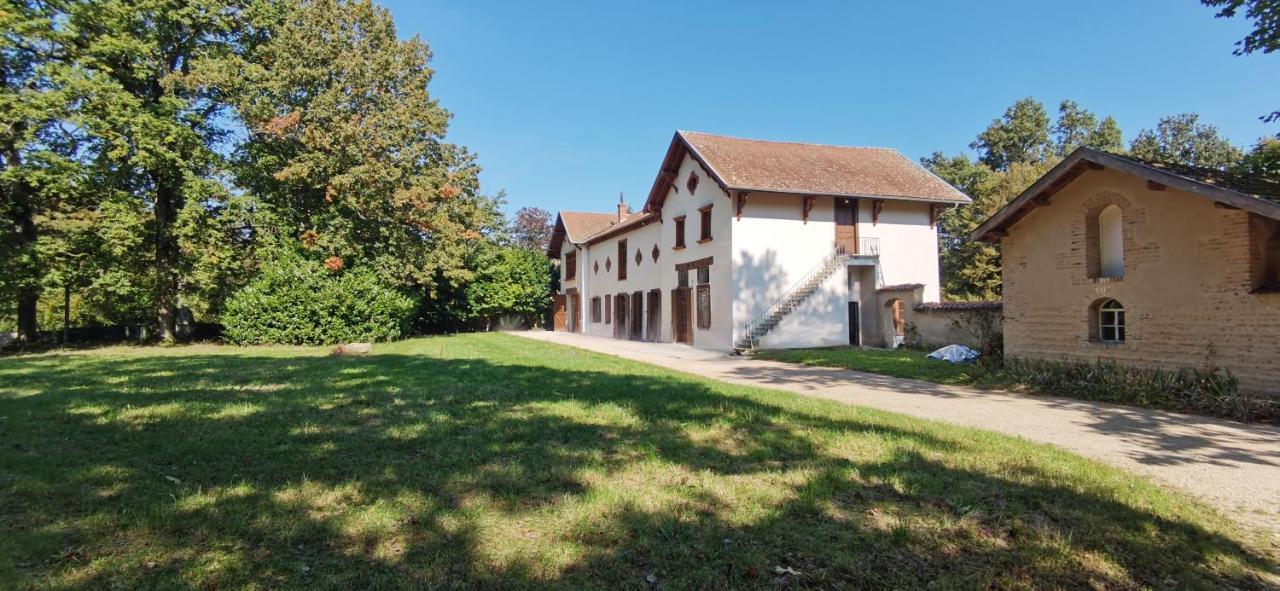 Aux Domaines D'Automne Apartment Peronnas Bagian luar foto